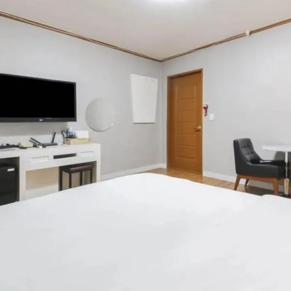 Hotel Lisa, hotel em Donghae