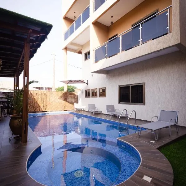 Cherry Signature Condos, hótel í Adentan