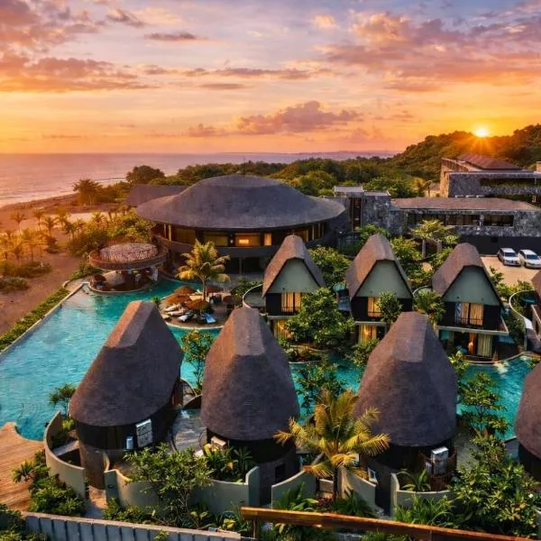 Quenzo Beach Resort, готель у місті Падангбай