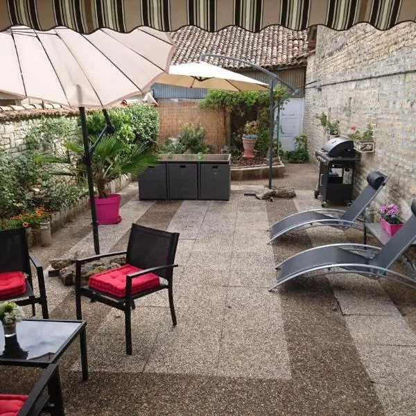 Maison le trèfle, hôtel à Chef-Boutonne