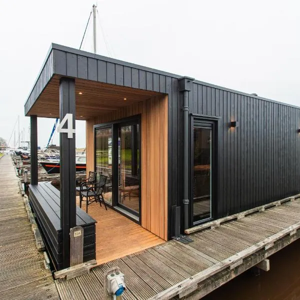 Tiny Boat House #4, hotel u gradu 'Garnwerd'