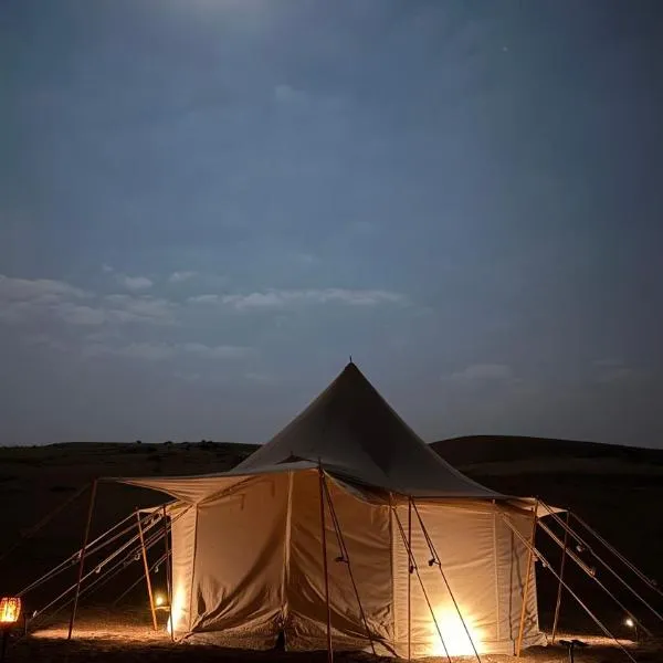 Desert waves camp, hotel a Badīyah
