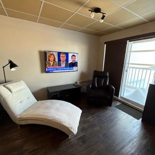 Studio #1 avec balcon tout inclus, hotel en Baie-Comeau
