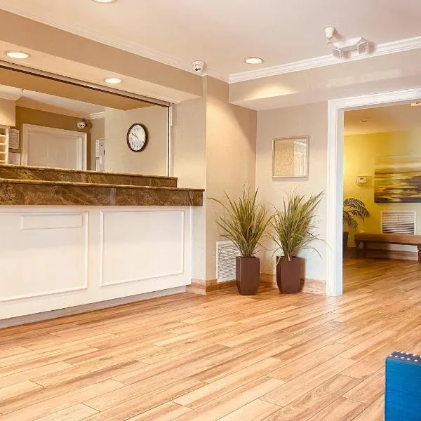 Suburban Studios Fort Myers Cape Coral, hotell i Fort Myers