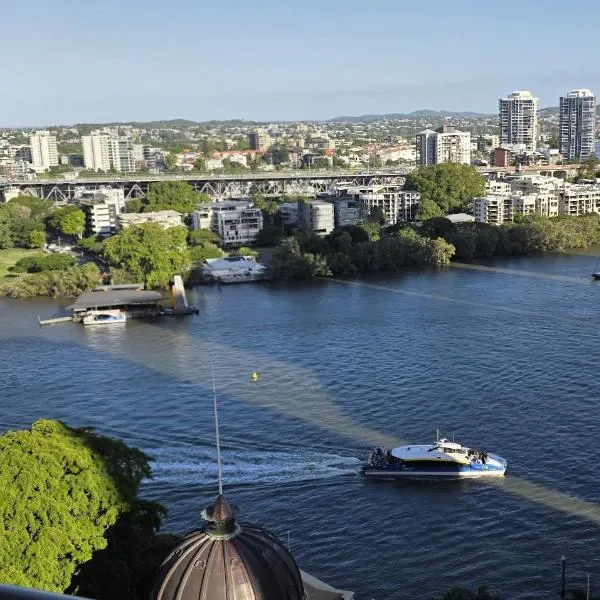 Lux 18th floor 2br 2bath, River view, Pool, Spa, Sauna, Gym, Wifi,, hotel a Brisbane