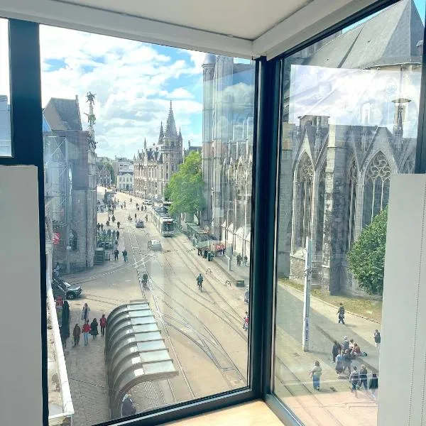 Duplex Apartment in the Heart of Ghent with Fantastic Views, hotel in Gent