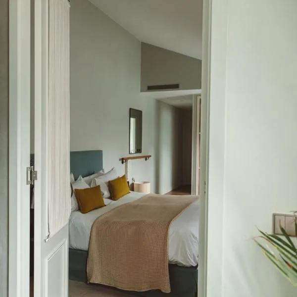 HOY Paris - Yoga Hotel, hotel in Paris