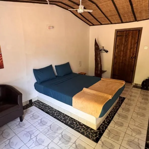 Footsteps Eco-Lodge, hotel a Gunjur