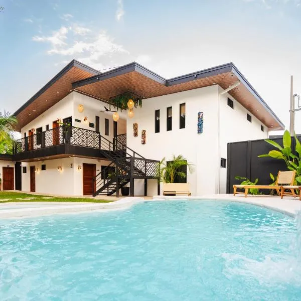 Bahia Selvatica Lodge, hotel in Uvita