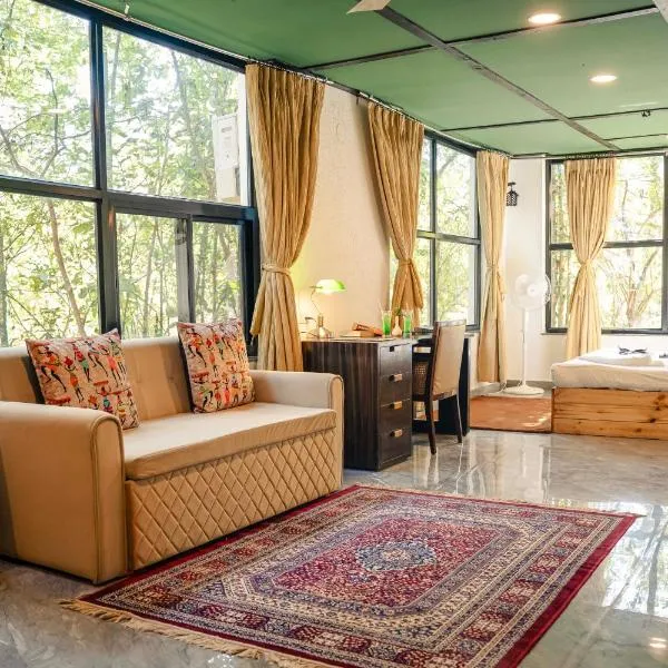 Pench Wilderness Camp Resort, hotel in Khawāsa