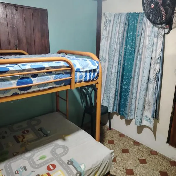 Hostal Camping Beach, Hotel in Salinas