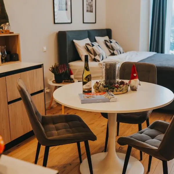 Sheraa Home, hotel in Ķesterciems