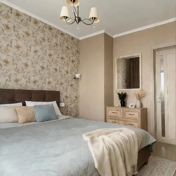 New Business-Class Apartment 1 хв від метро, hotel in Kiev