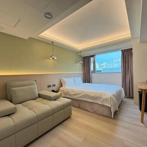 浮逸旅館 - 台中車站館 - 近宮原眼科和LaLaport, hotel in Taichung