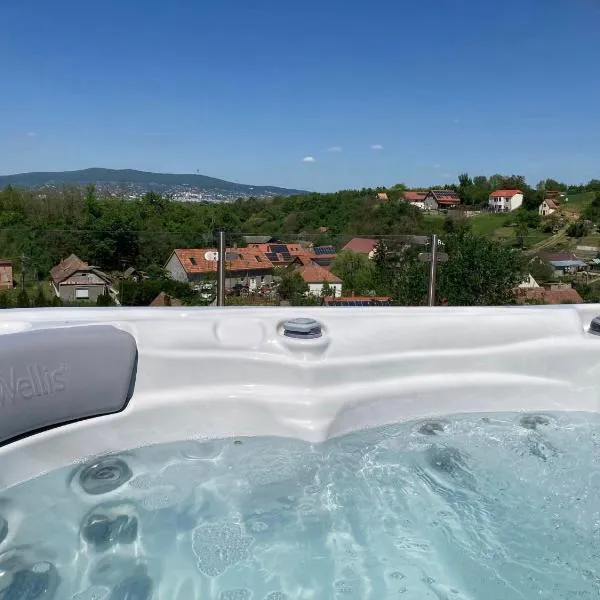 Lila akác vendégház, hotel in Keszü