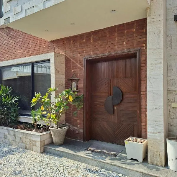2 Bedroom Serviced Family Home, hotell i Lahore