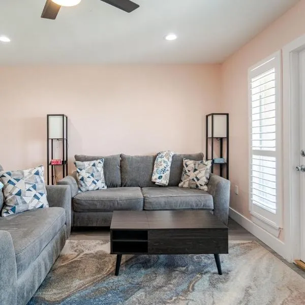 Perdido Beach Bungalow, готель у місті Пенсакола