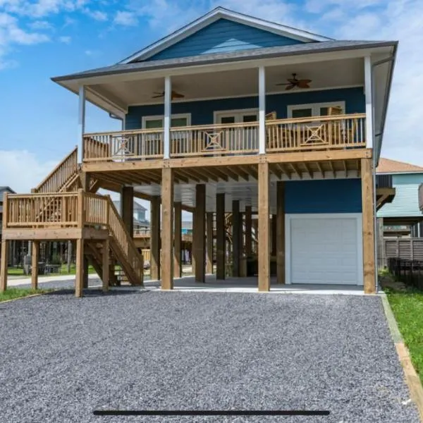 Stunning Beach Front House, hotel in Crystal Beach