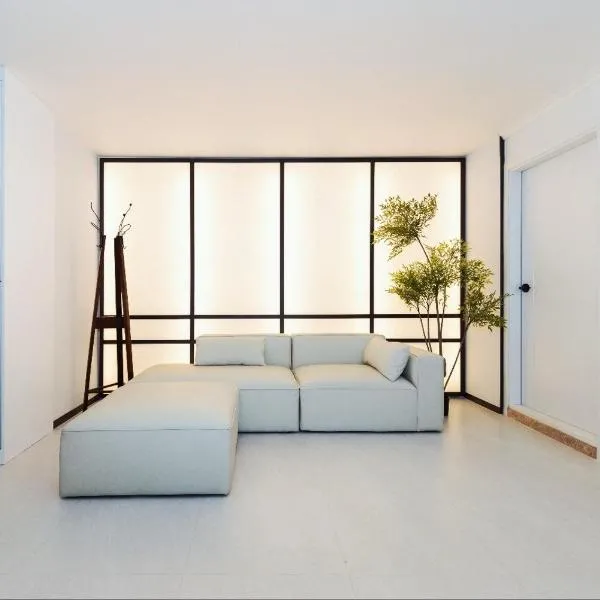 서촌 한옥 독채 #SeochonHanok #PrivateHouse #8인 #3BR2BA #경복궁역5분 #Gyeongbokgung #북촌 #광화문 #인왕산 – hotel w Seulu