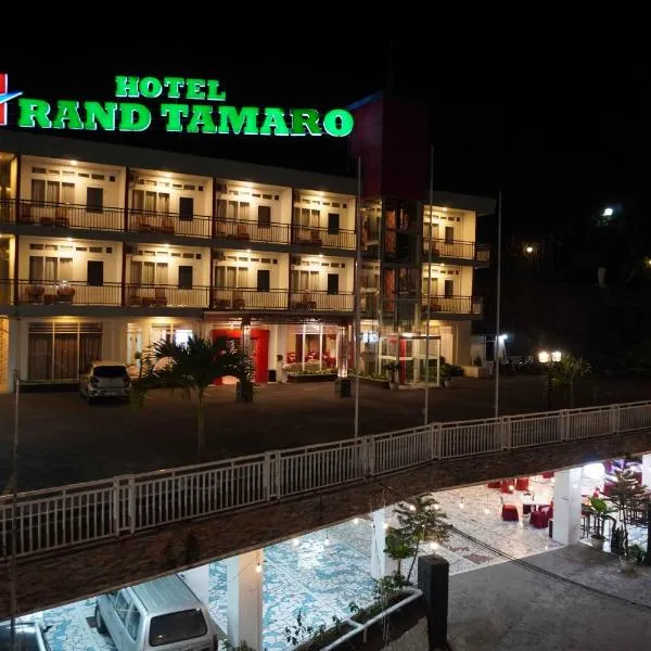 Grand Tamaro Hotel, hotel a Parapat