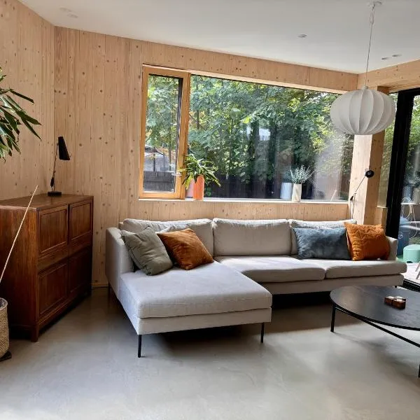 The Wooden House, Spacious, garden, new and modern, hotel a Oslo