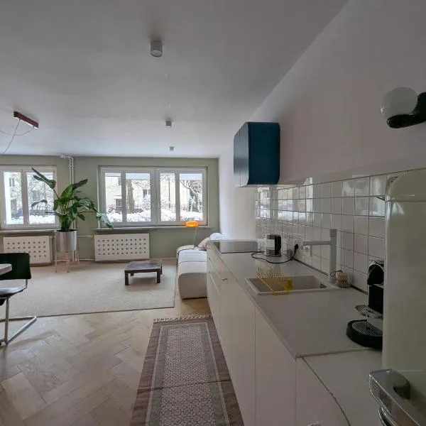 Rakietników vintage condo، فندق في وارسو