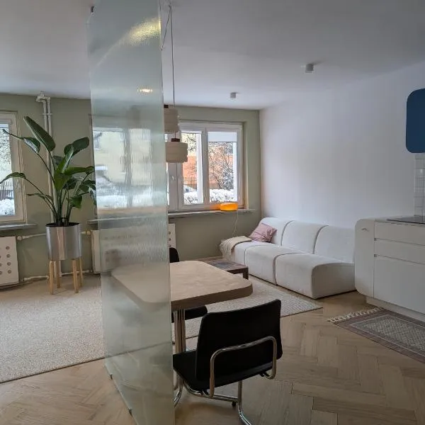 Rakietników vintage condo, hotel di Warsawa