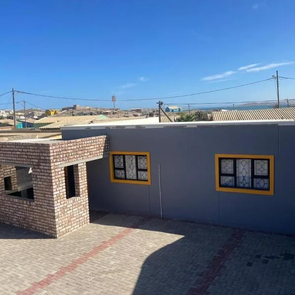 Eighth Avenue Self Catering Accommodation, khách sạn ở Lüderitz