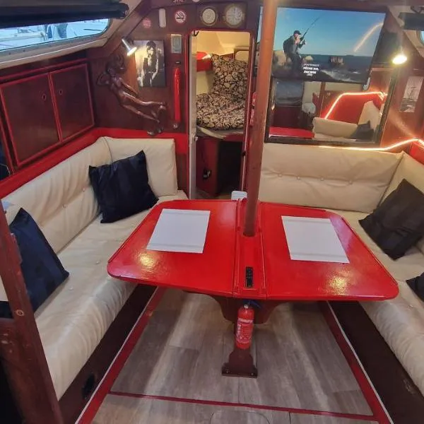 Voilier de tout confort, hotel in Cherbourg-en-Cotentin