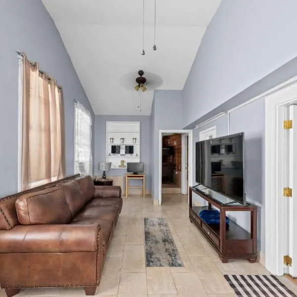 Charming Atlanta Home, Hotel in Atlanta