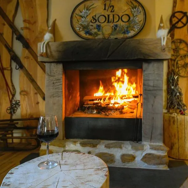 Albergo Locanda Mezzosoldo, hotel em Mortaso