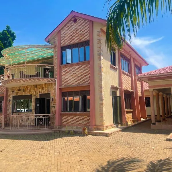 Heartlands Cottages Arua, Hotel in Arua