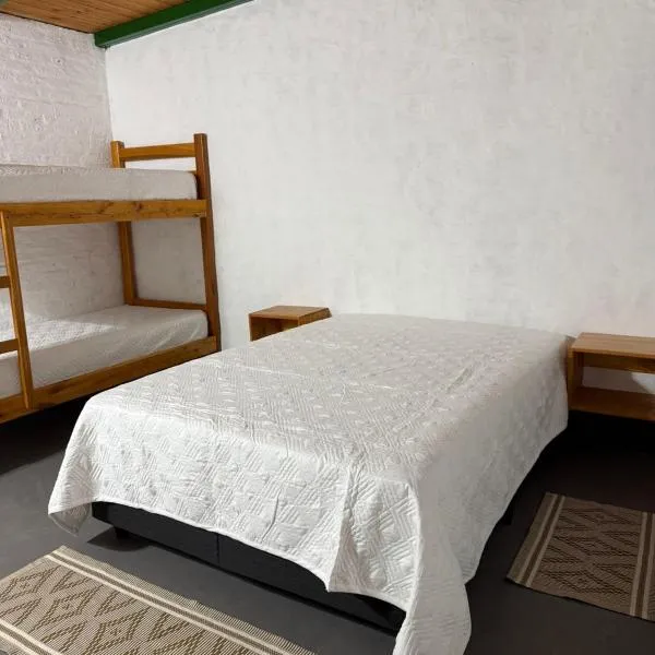 El Cacique Host โรงแรมในLa Cruz