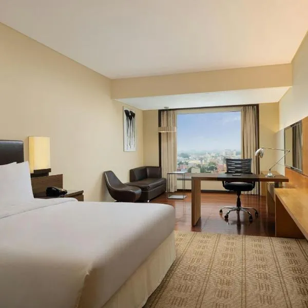 Courtyard by Marriott Bilaspur, hotel en Bilāspur