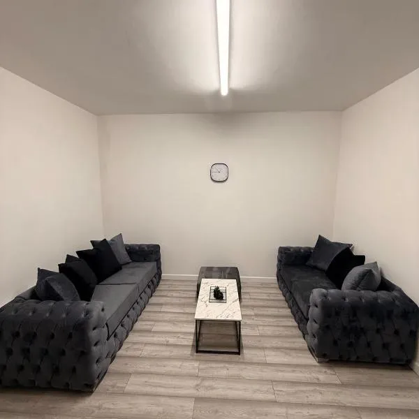 Stylish Dream Home with 4 En-Suite Bedrooms, hotel di Liverpool