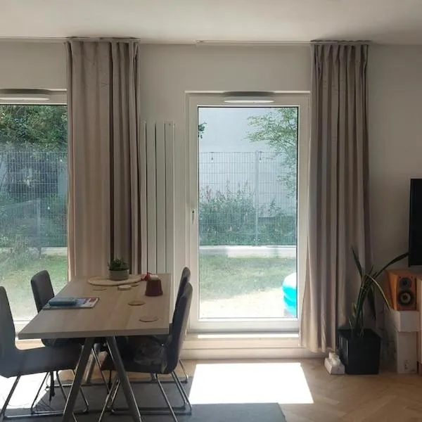 Spacious studio with garden – hotel w Warszawie