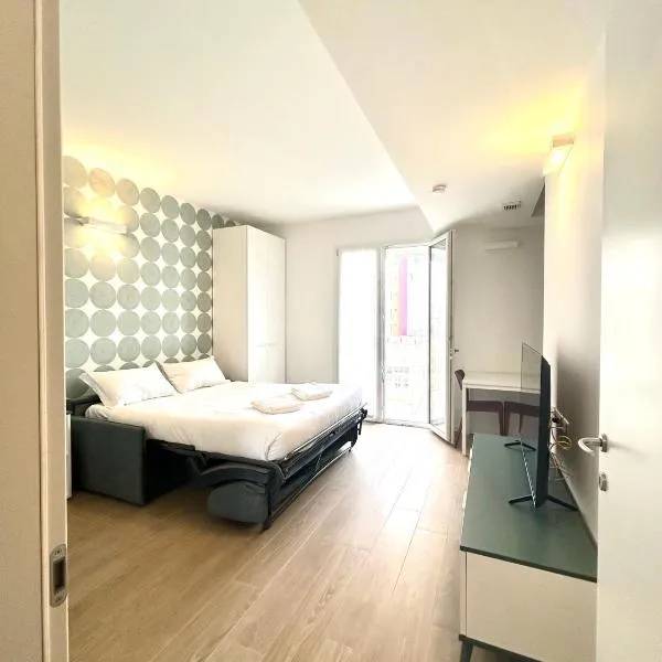 Gonin 58,米蘭的飯店