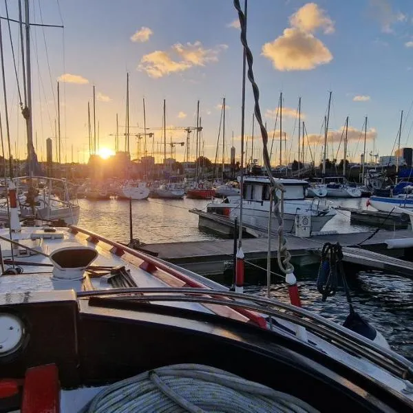 Ma Belle Lana, Voilier Familial, Superbe Vue sur Mer, hotel sa Cherbourg en Cotentin