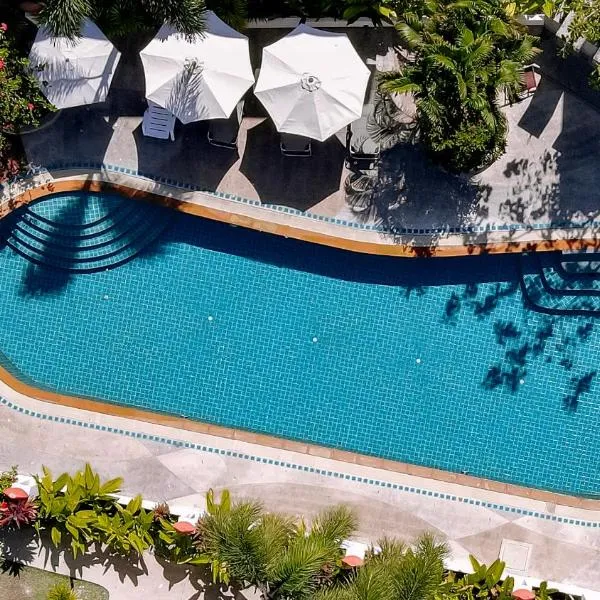 The One Cozy, hotel em Chalong