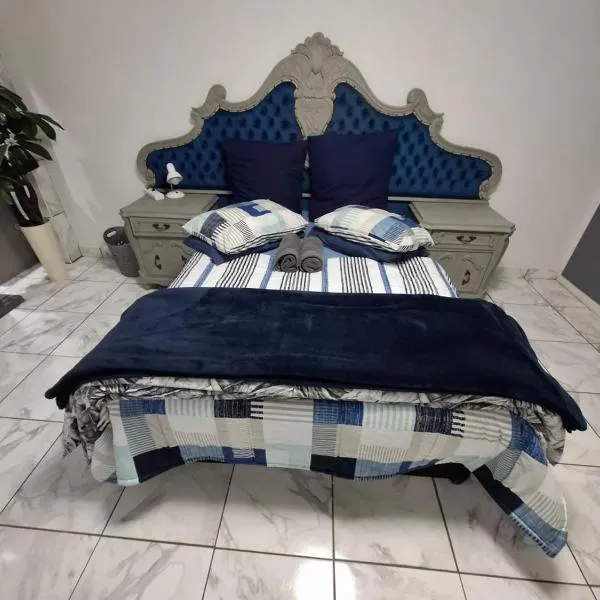 Villa Caramia Guest Lodge, Hotel in Jan Kempdorp