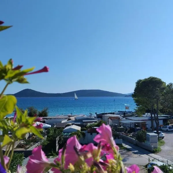 More – hotel w mieście Vodice