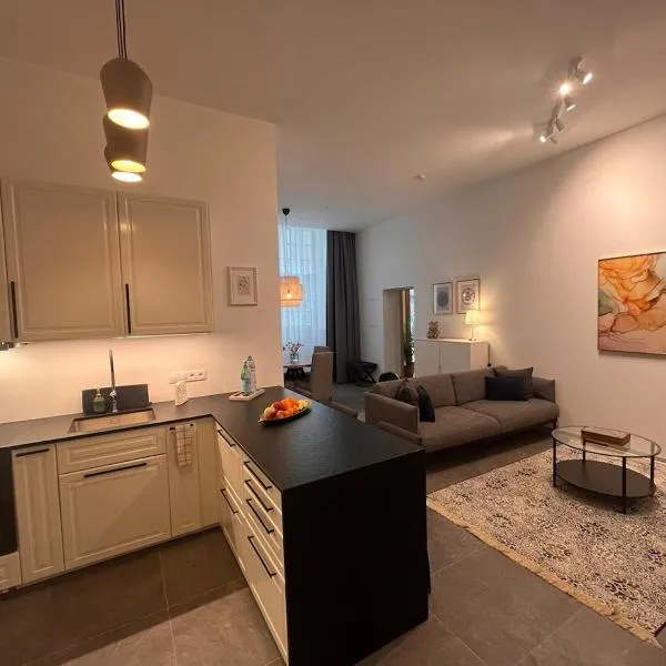 Family Suite Nr 1 - J26 LUXURY APARTMENT, Jauniela 26 Old Riga - Great Location - 2 Bedrooms - 85 m2, hotel din Riga