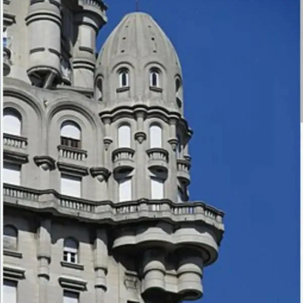 몬테비데오에 위치한 호텔 Mirador del Río Palacio Salvo piso 17