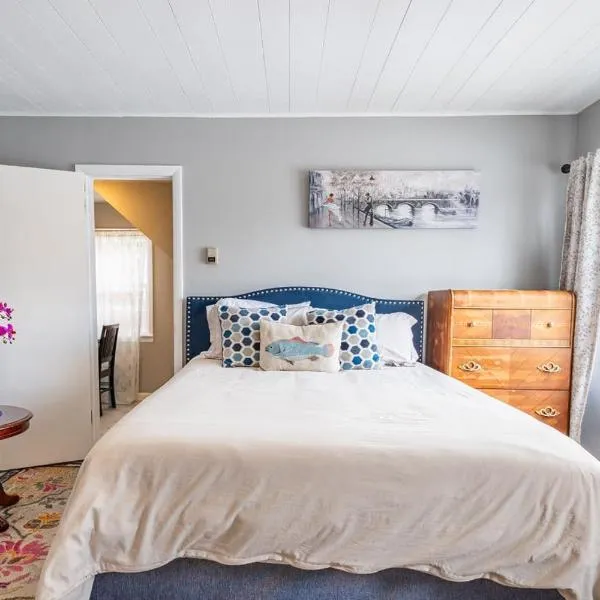 Viesnīca Charming French Studio Apartment pilsētā Laramija