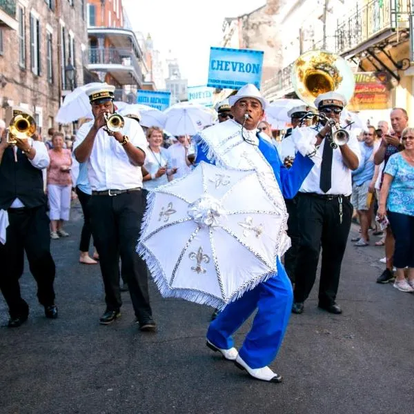 Drop Your Bags In Your 2 Bdrm, 2 Full Bath Condo In French Quarters Prime Location, hotel v destinaci New Orleans