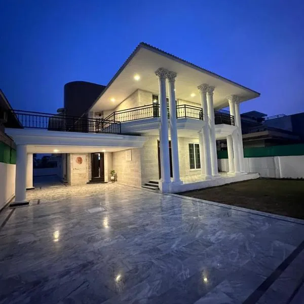 Qayaam Lodges, hotel i Islamabad