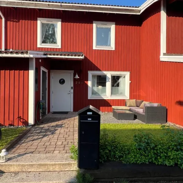 Rymligt radhus, Hotel in Borlänge