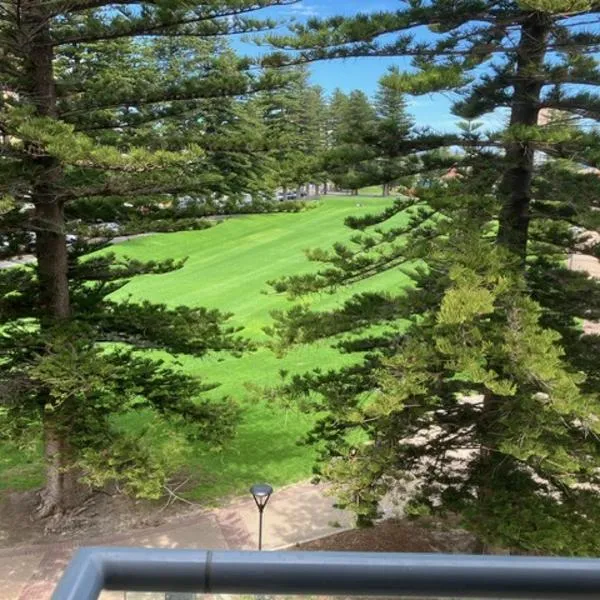 Glenelg में, होटल The Heart of Glenelg