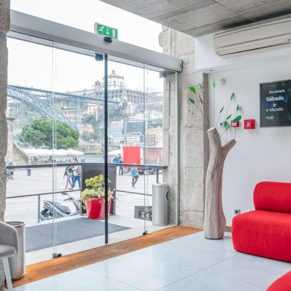 Oca Ribeira do Porto Hotel, хотел в Порто