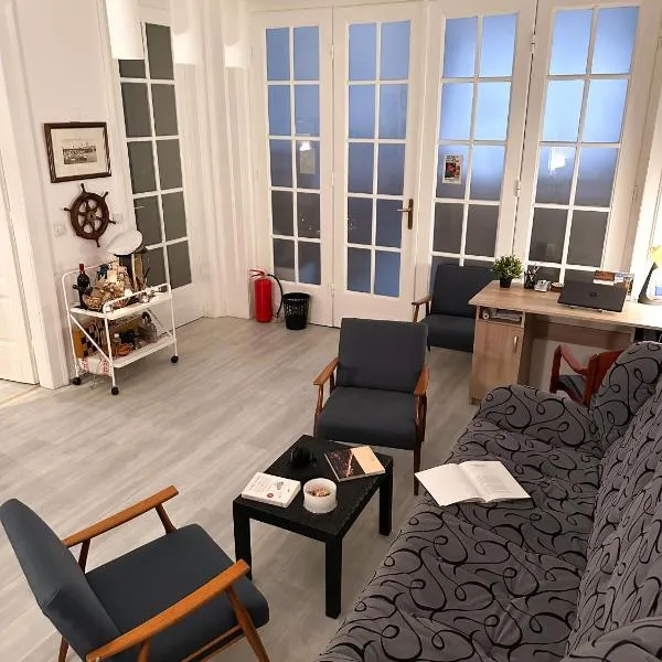 The Horse Monument Hostel, hotel em Belgrado